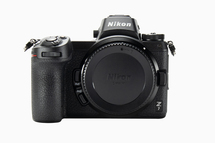 Nikon Z7 System Digitalkamera inkl. Kit 24-70 mm f/4 S