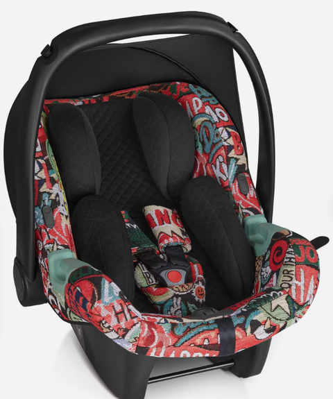 ABC Design Tulip Kindersitz Babyschale i-Size für Gruppe 0+ mit Comic Design