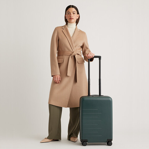 LITTLE Babyjacke aus 100% Cashmere in Cognac mit Holzknöpfen